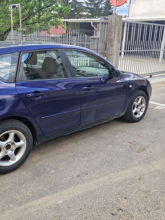 Mazda 3     2005