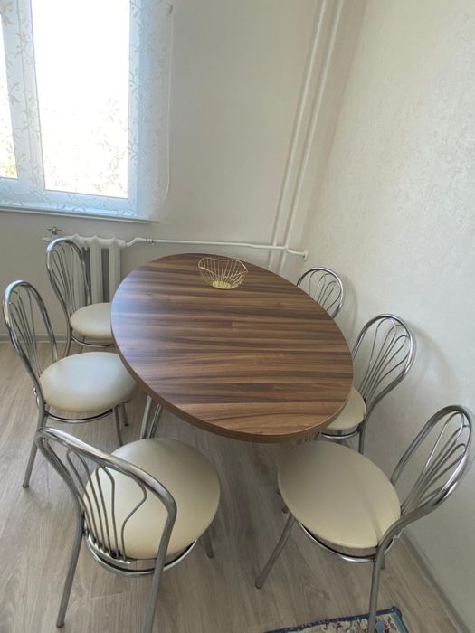 Продам стол с размером 150*100см