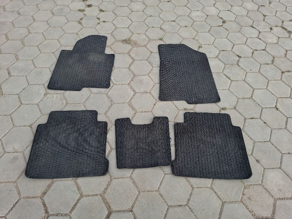 Продаю коврики хендай санато 2015