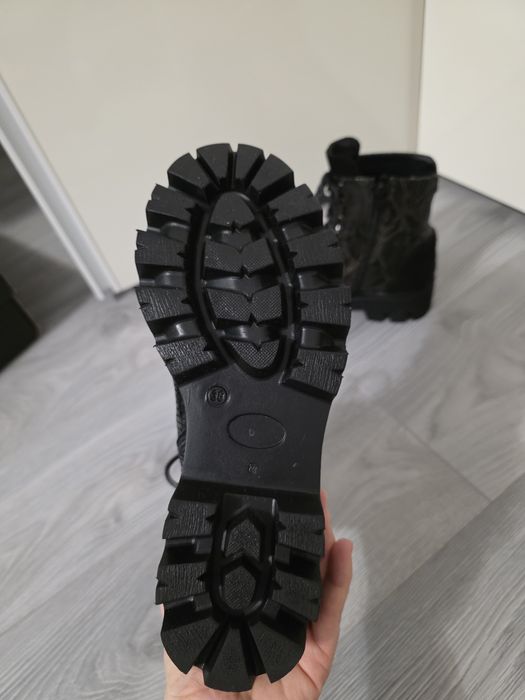 Vand ghete marime 36