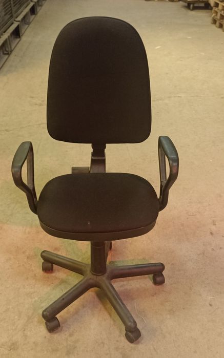 Офис стол с подлакътници