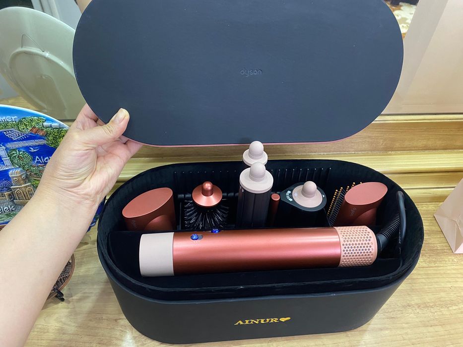 Dyson стайлер новый