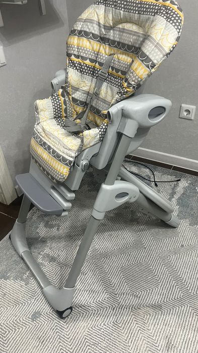 Детский стульчик для кормления