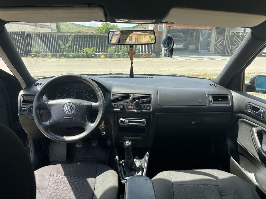 Volkswagen Golf 4, 1.6 SR