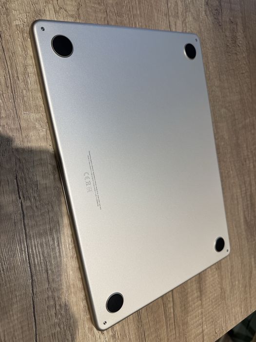 Продам macbook air 13 m2