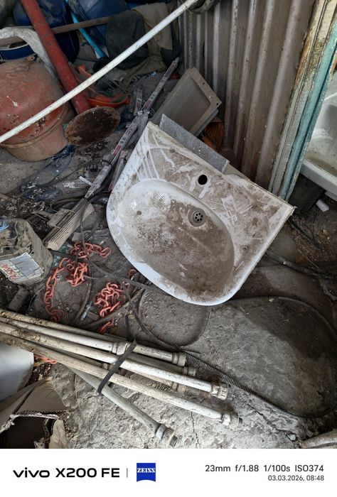 Унитазы и раковины Б/У