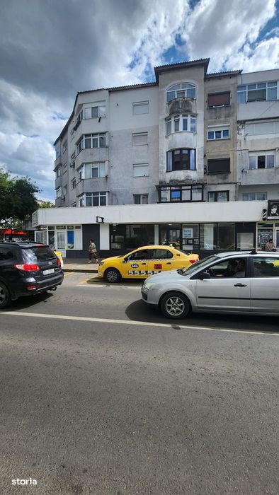 Zona Nord - Spatiu cu Vitrina la Strada Principala