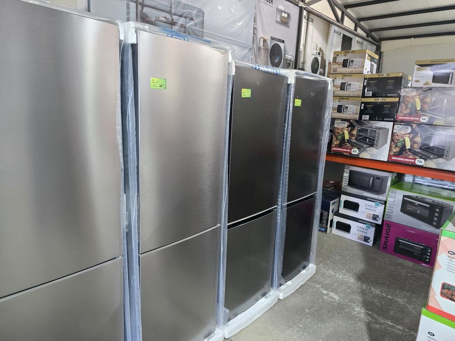 Нов хладилник с фризер Beko B1RCNA364G
