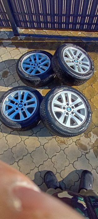Roți complete de iarnă ptr BMW 5x120 în stare foarte bună pe 16
