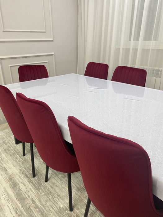 Стол со стульями