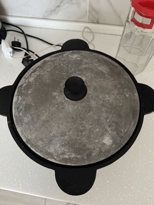 Казан чугунный продам 4.5 л.