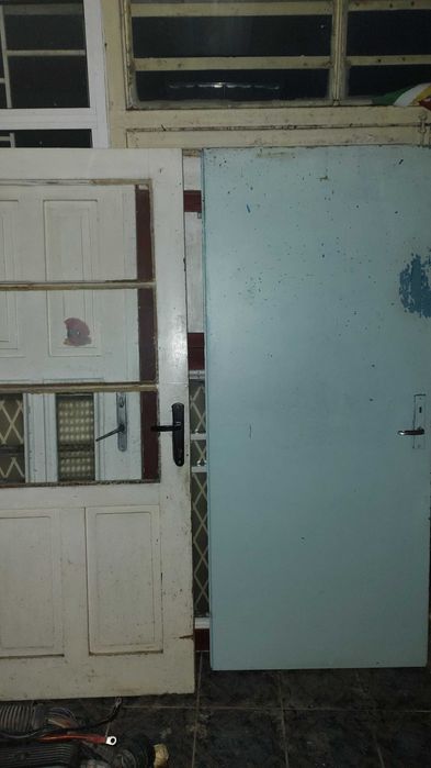 Масивни врати без каса 40лв/бр