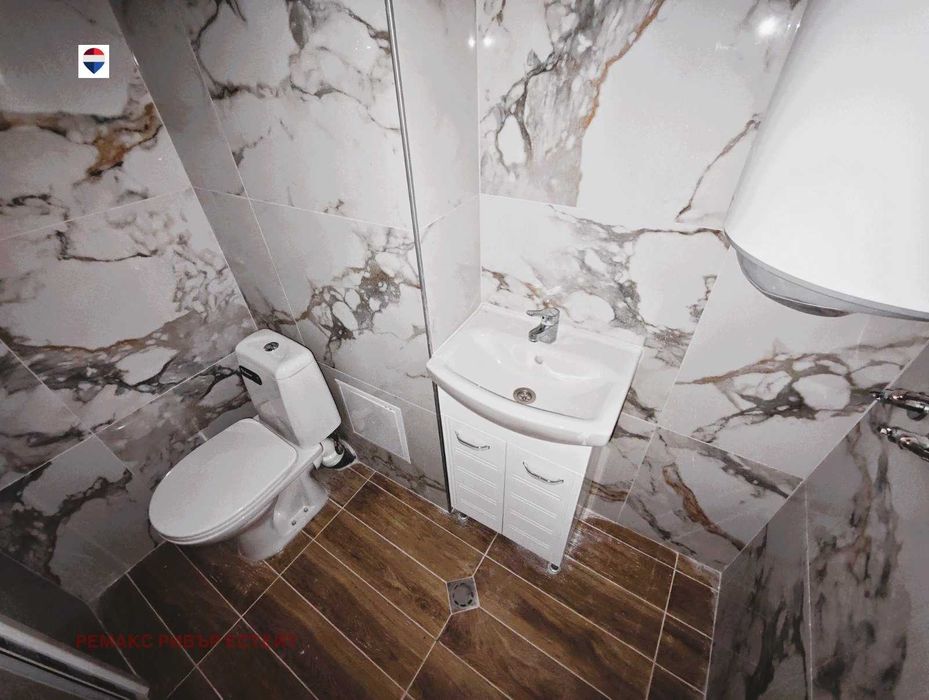 Двустаен апартамент за продажба кв. Родина 2