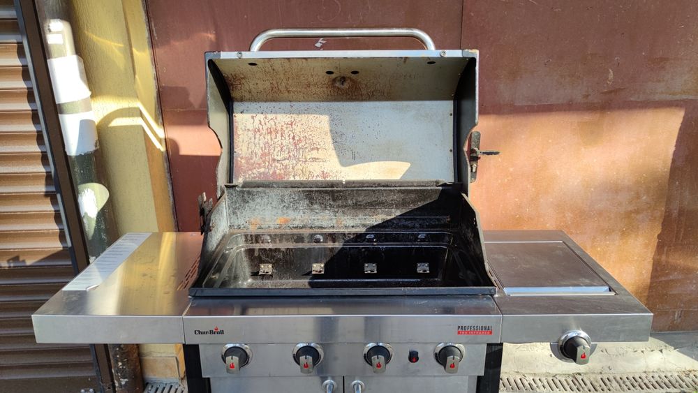 Газово барбекю Char-Broil Professional 4400S