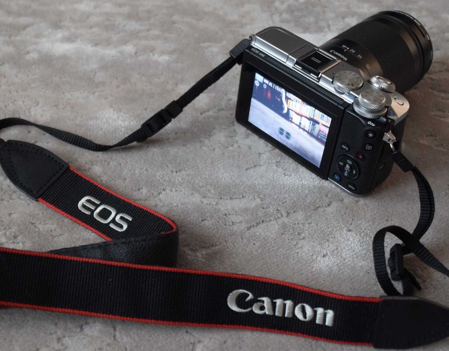 Canon EOS M6 + Obiectiv Canon EF-M18-150mm