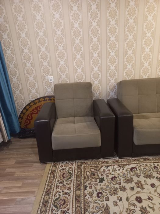 Продам диван с креслам