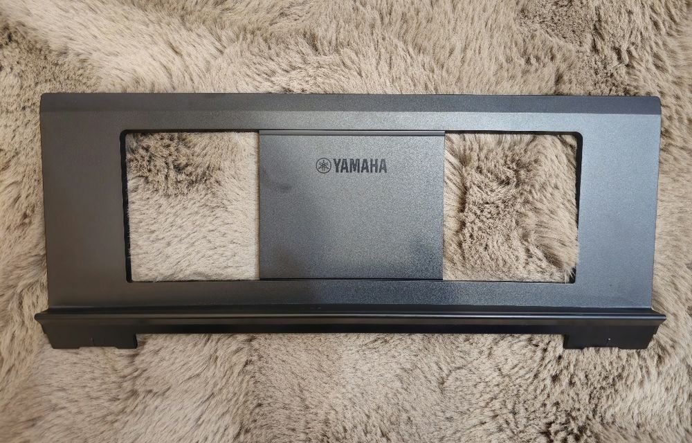 Orgă Yamaha PSR-E273.