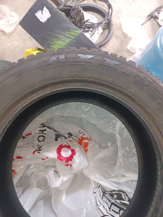Резина зимняя MAXXIS