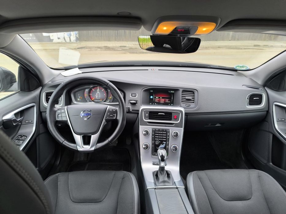 Volvo v60, 231 cp, D5 editie limitata, plug-in hybrid, an fab.2017