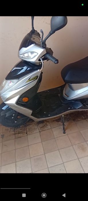 Qibray Benzinli skuter soltiladi sroshni