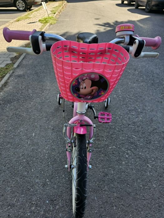 Bicicleta fete cu roti ajutatoare