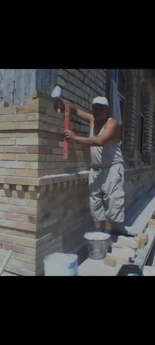 Строителни Бригада ест Кладка кирпича балкона установка Акфа рама