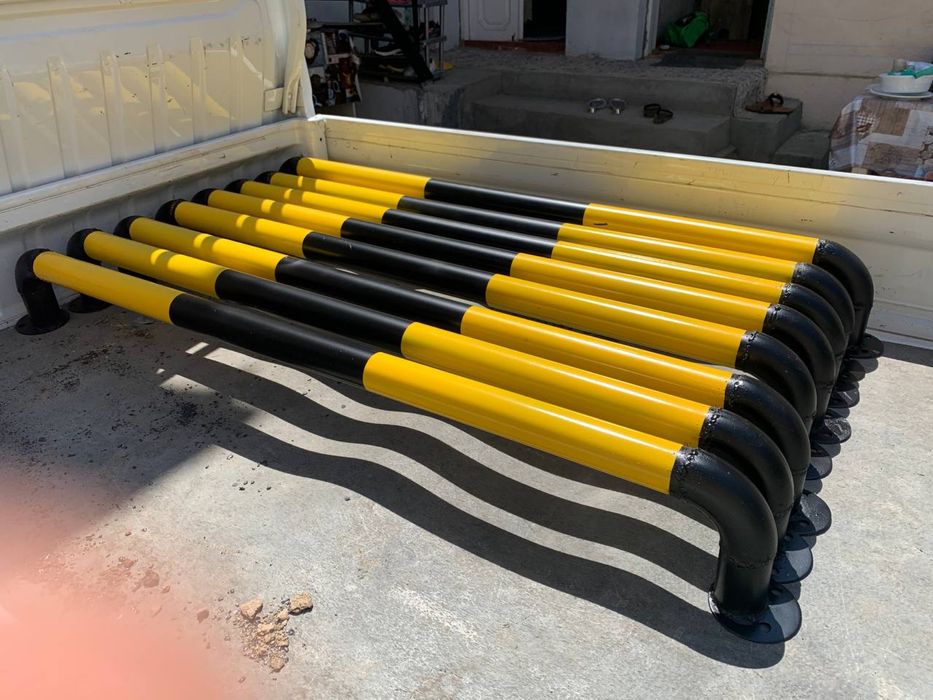 Парковочный барьер. Антипаркинг колесоотбойник шлагбаум для стоянка