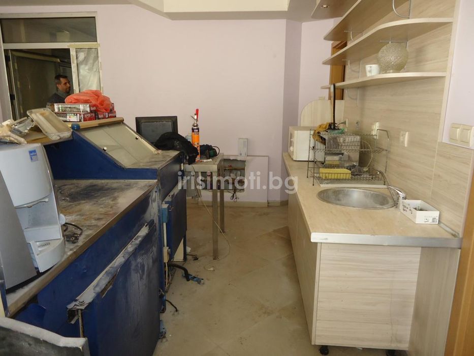 Дава се под наем Заведение в София, Център - 110 кв.м за 660 € - Снимка #3