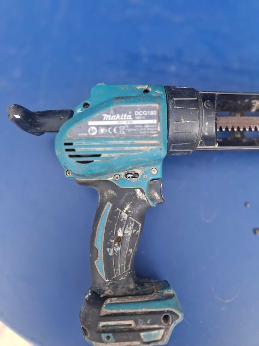 Акумулаторен пистолет за силикон Makita