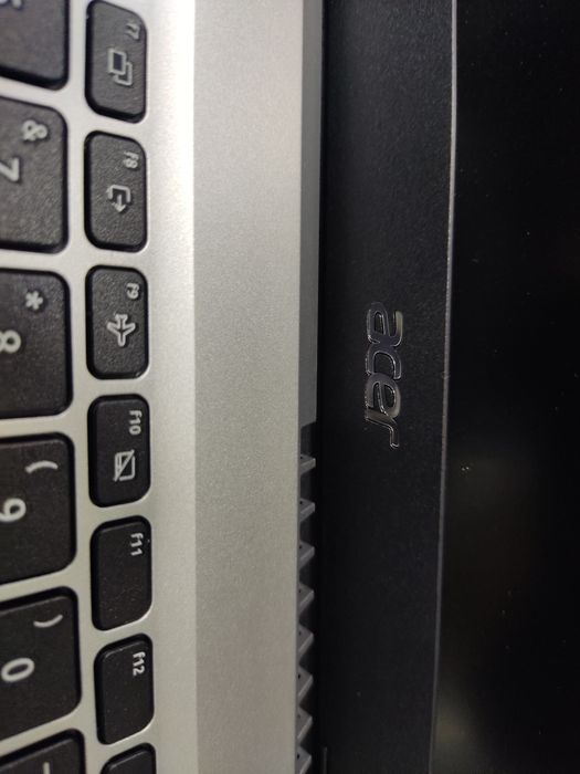 Acer Noutbuk holati yangi  srochna sotaman kreditga olganman pul keraa