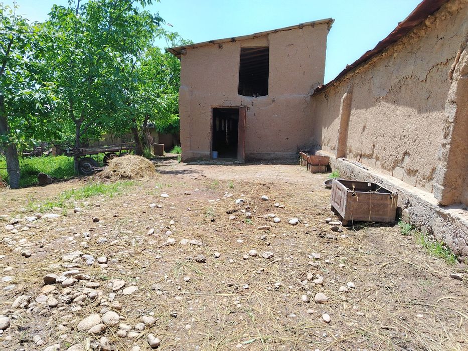 Қибрай тумани Нуробод маҳалласи Мулкчилик кўчасида 8 сотих ер сотилади