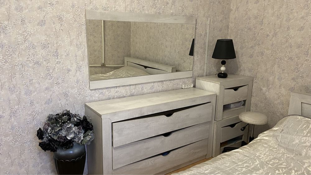 Продам двухспальную мебель