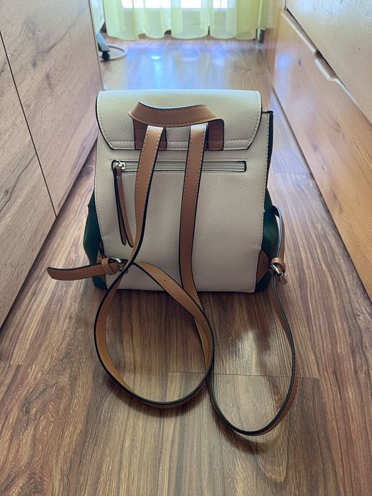 Дамска кожена раница