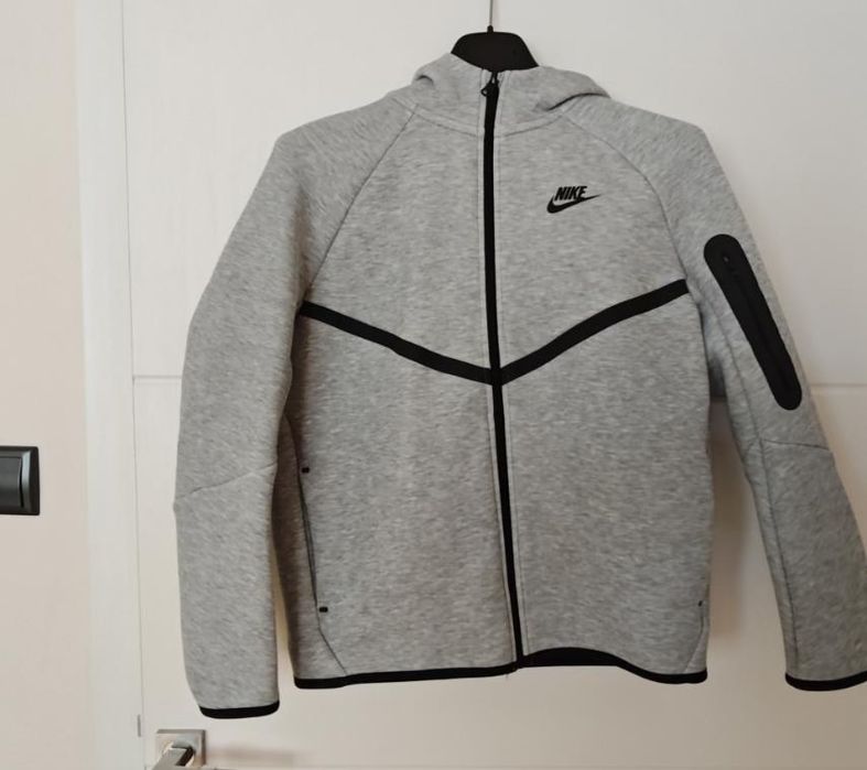 Nike Tech горнище