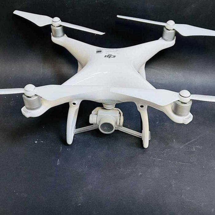 Дрон DJI Phantom 4