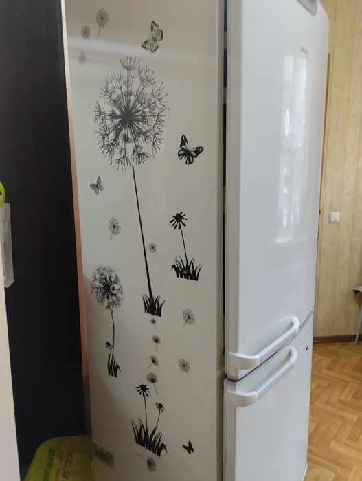 Холодильник рабочий.