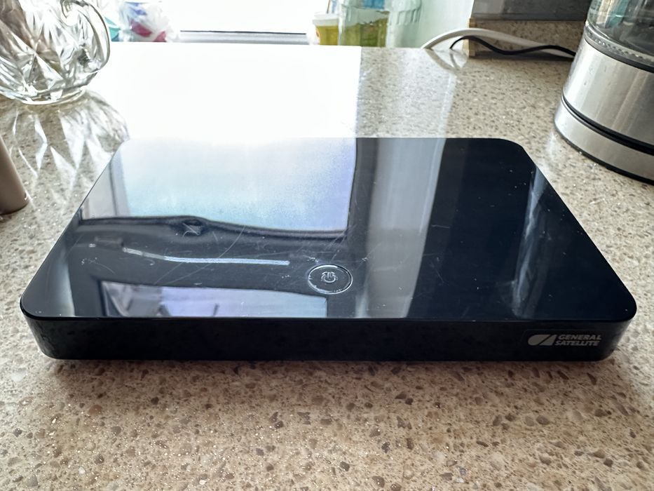 Продам спутниковую тарелку с приставкой