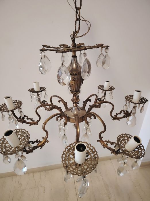 Superb candelabru antic din alama,bronz și elemente din cristal în stilul francez Louis cu 8 brațe