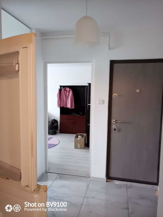 Inchiriez apartament