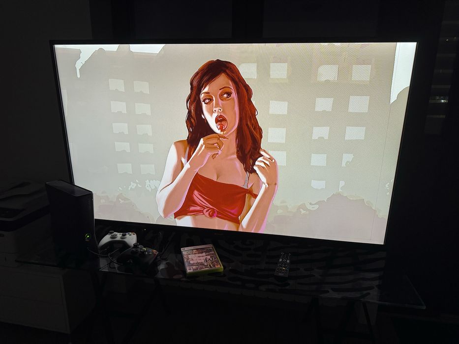 Xbox 360 Slim + 2 controllere + 13 jocuri