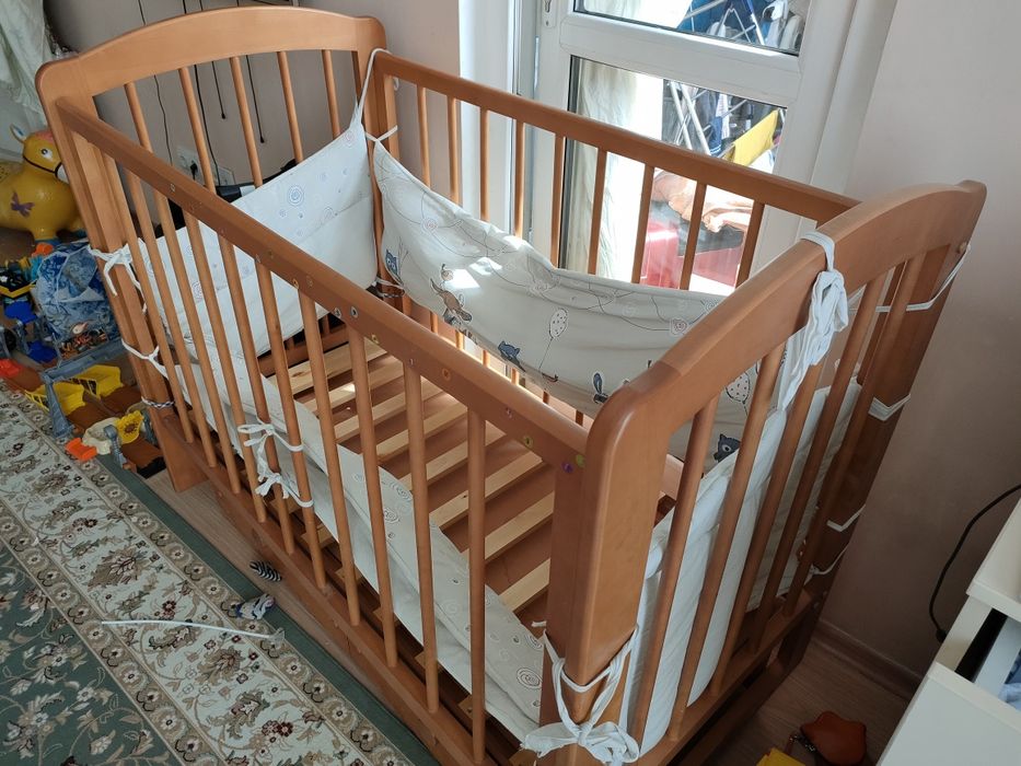 Детская кроватка