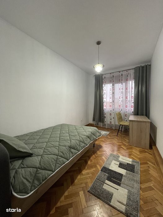 Apartament 3 camere Cetate str Closca
