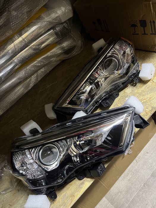 Фары Toyota 4Runner 14-22