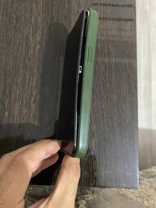 Продам iphone 13 starlight 128
