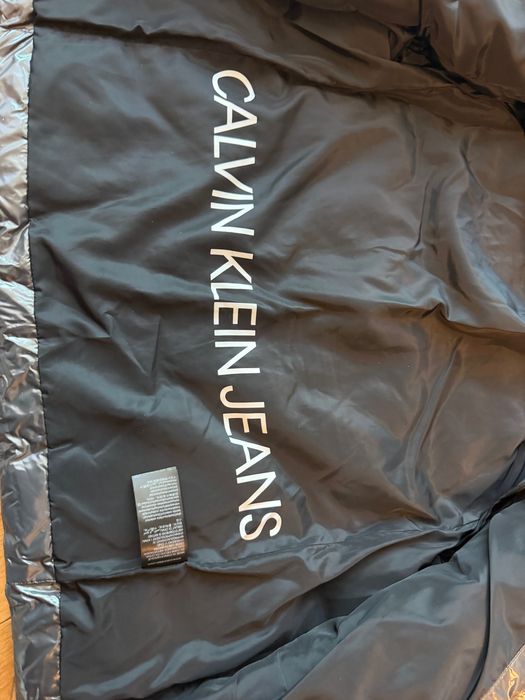 Яке Calvin Klein