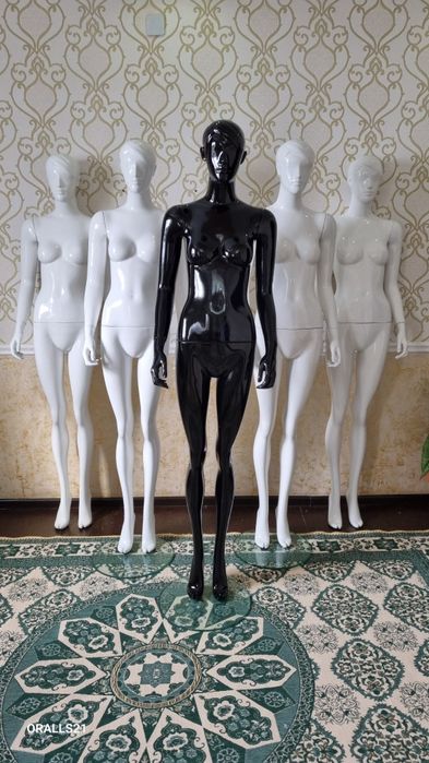 Женские манекены.