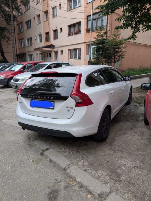 Vând Volvo V60 1.6 eDrive