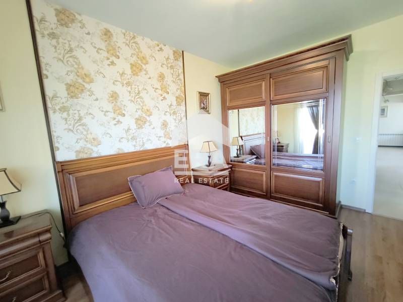 Дава се под наем Тристаен апартамент в Хасково, Център - 110 кв.м за 612 € - Снимка #7