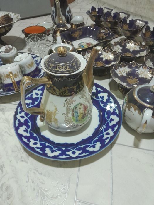 Stol stul parda dasturxon sotaman holati yaxshi