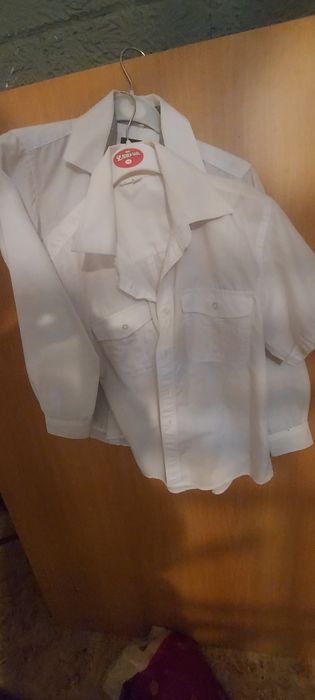 Школьные белые рубашки